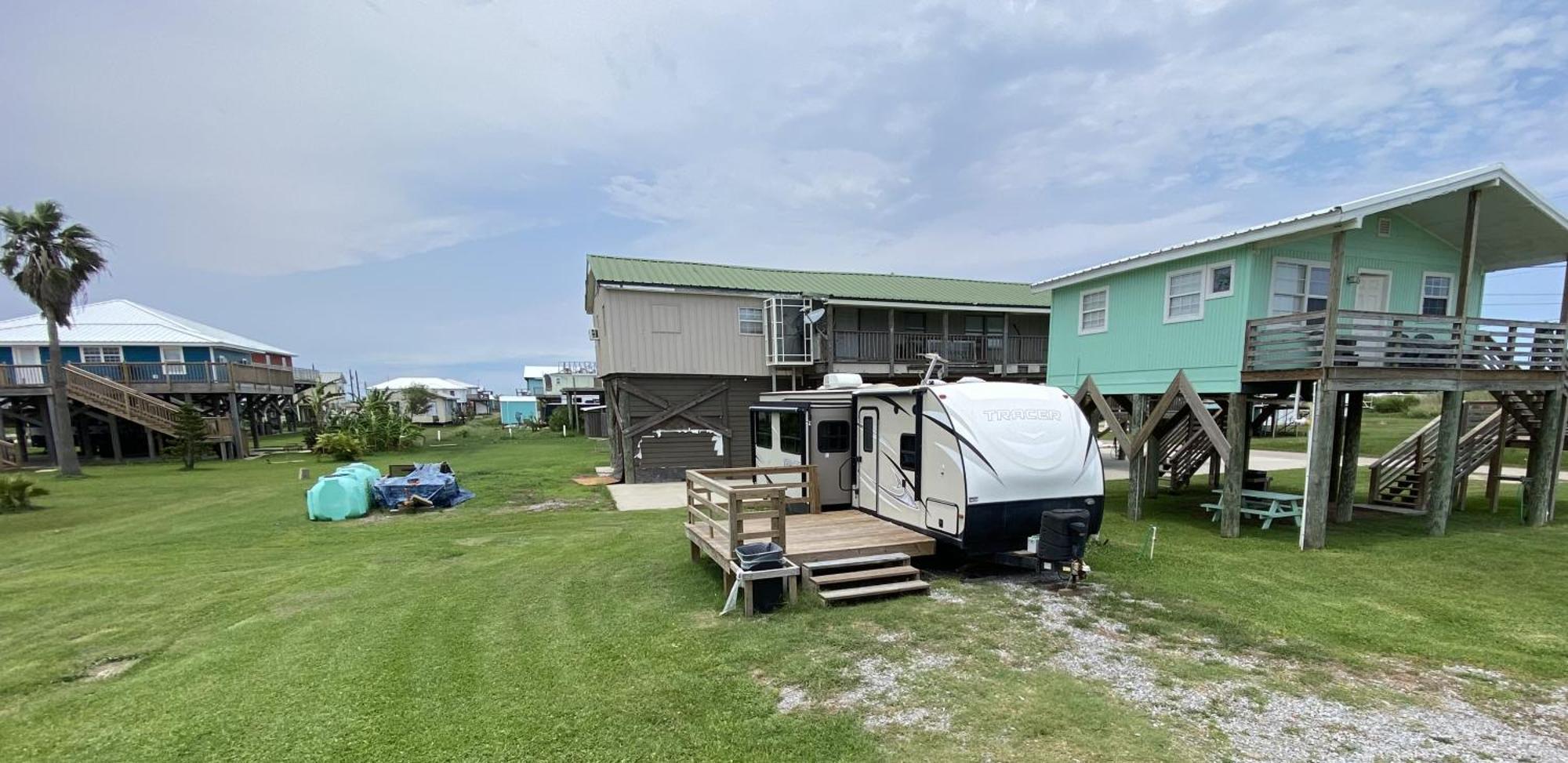 Blue Dolphin Inn&Cottages Grand Isle Extérieur photo