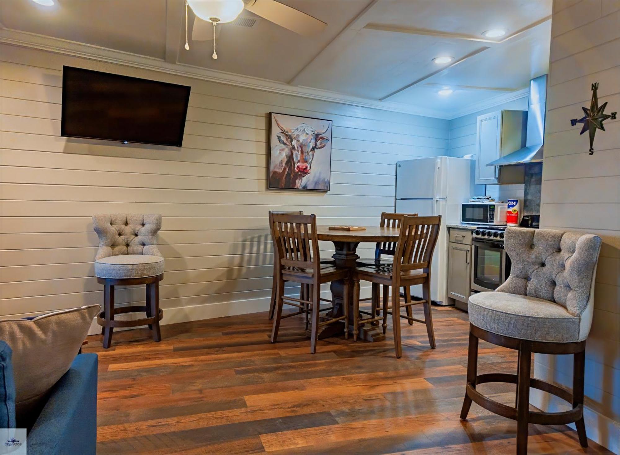 Blue Dolphin Inn&Cottages Grand Isle Extérieur photo