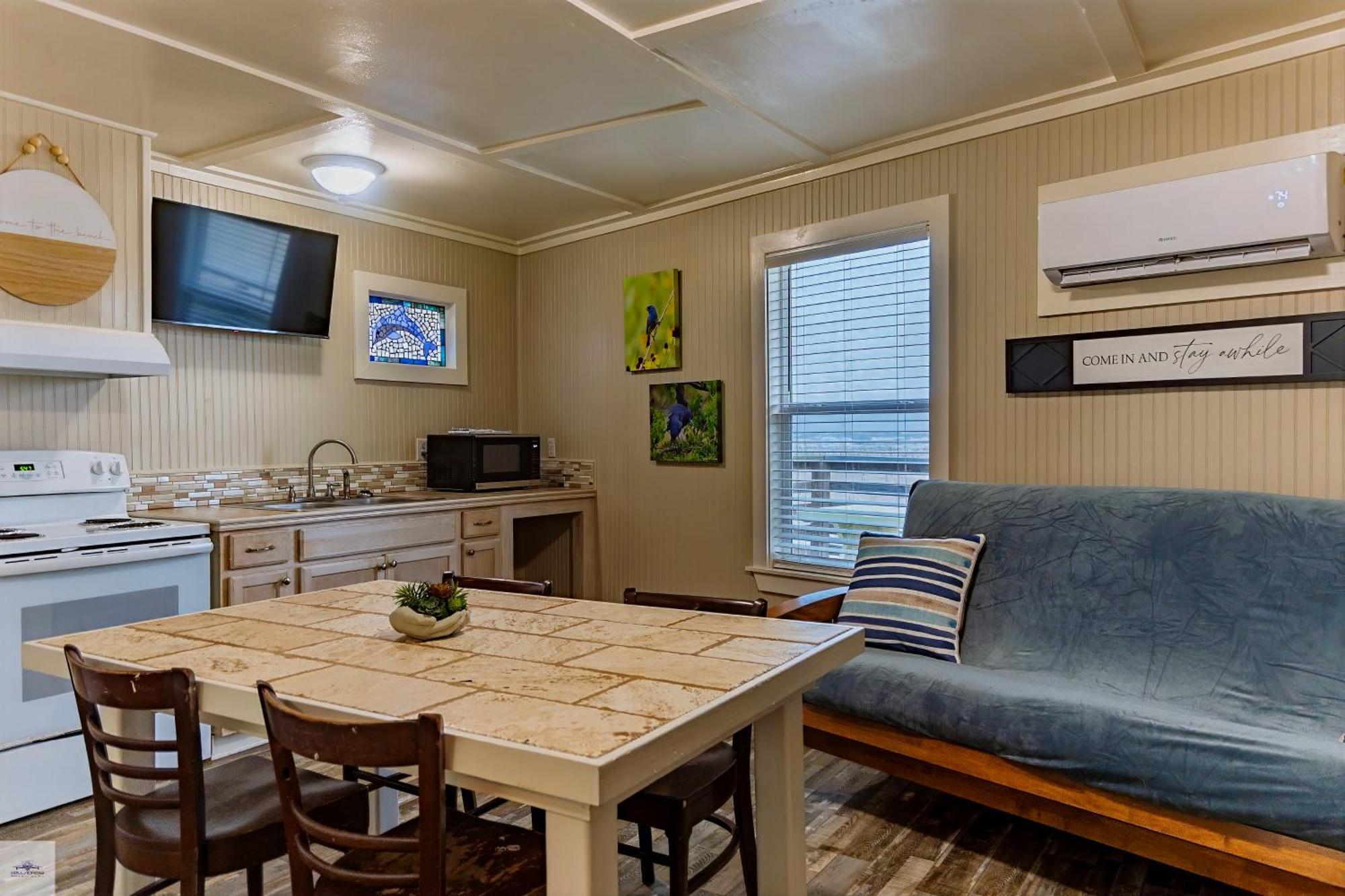 Blue Dolphin Inn&Cottages Grand Isle Extérieur photo