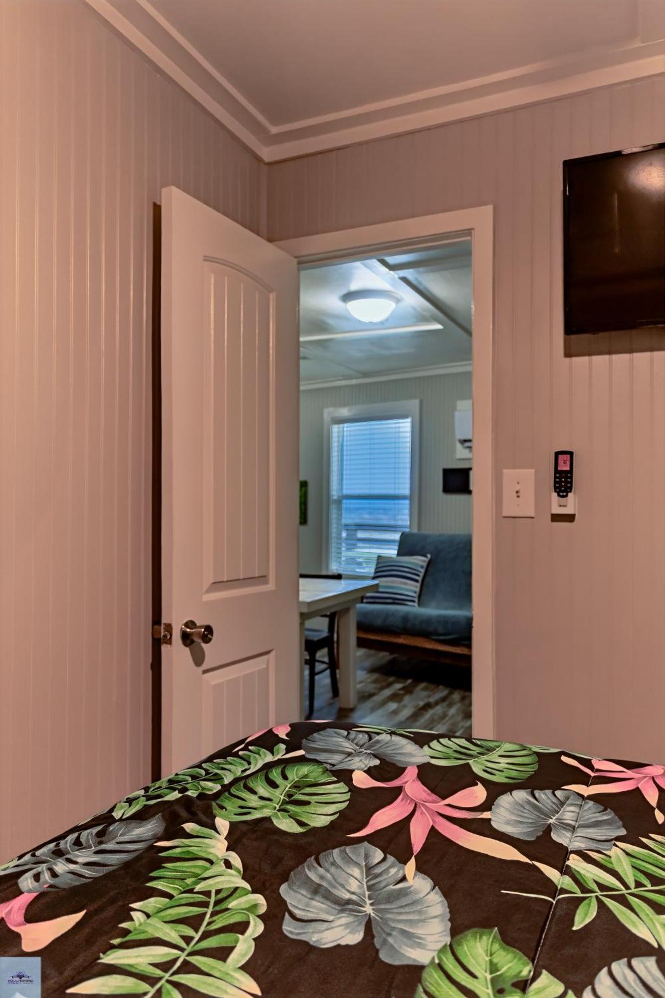 Blue Dolphin Inn&Cottages Grand Isle Extérieur photo