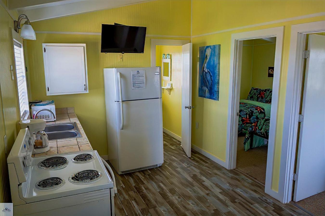 Blue Dolphin Inn&Cottages Grand Isle Extérieur photo