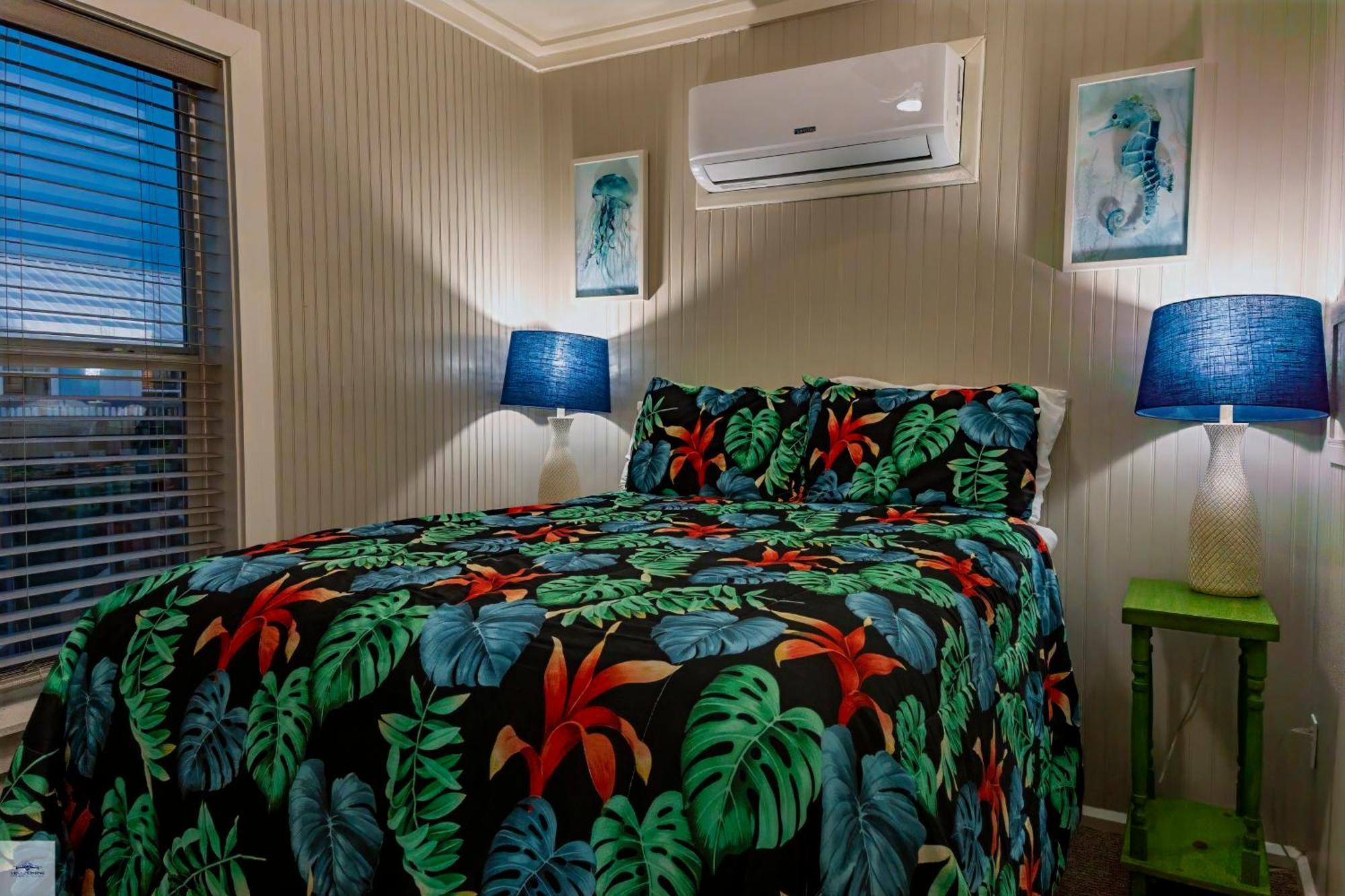 Blue Dolphin Inn&Cottages Grand Isle Extérieur photo