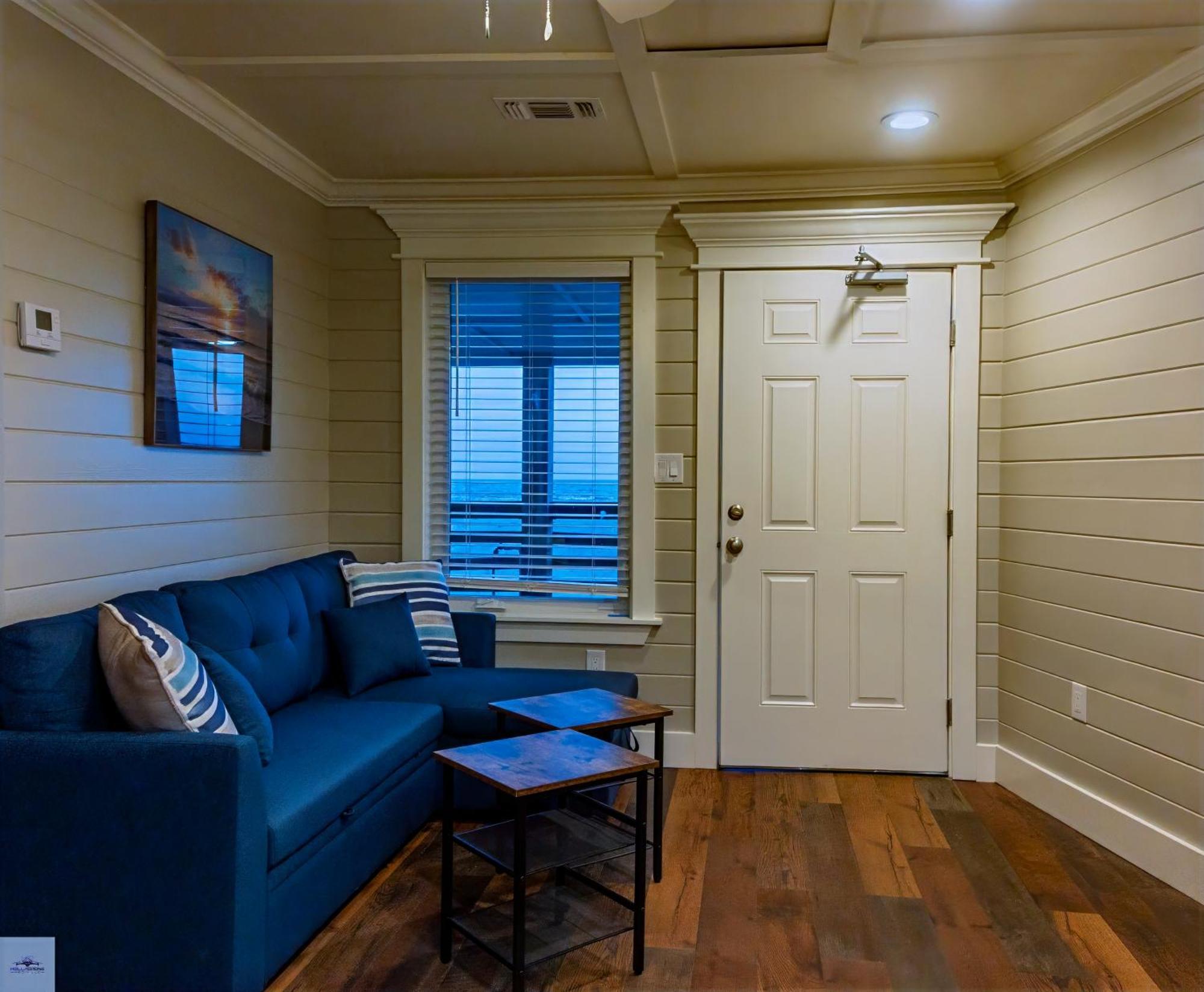 Blue Dolphin Inn&Cottages Grand Isle Extérieur photo