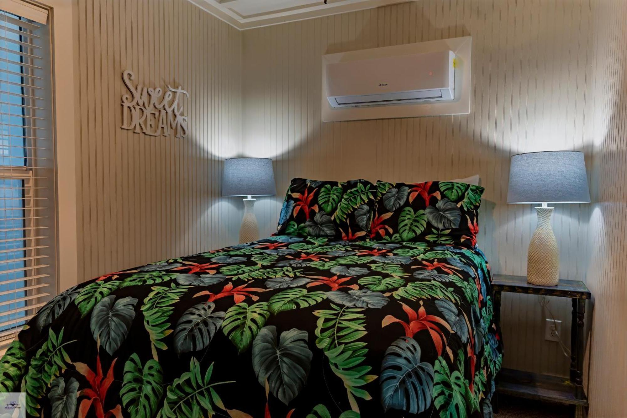 Blue Dolphin Inn&Cottages Grand Isle Extérieur photo