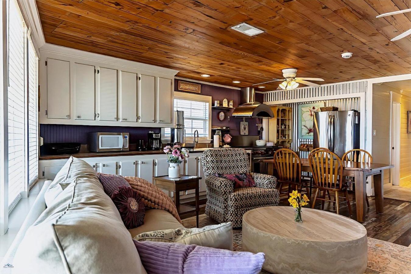 Blue Dolphin Inn&Cottages Grand Isle Extérieur photo